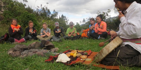 Volunteers work in Ecuador in indigenous communities in sustainable development projects